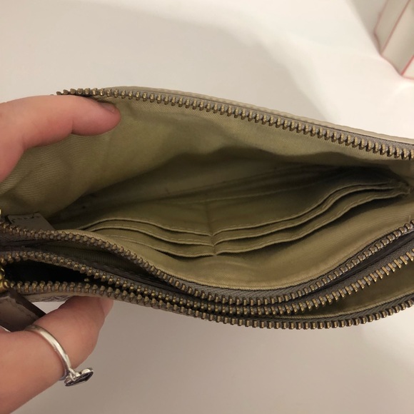 Fossil Purse - Picture 4 of 5